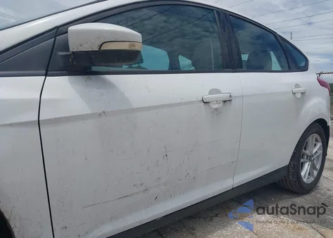 2016 Ford Focus Se z USA, uszkodzony, nr VIN 1FADP3K22GL213513